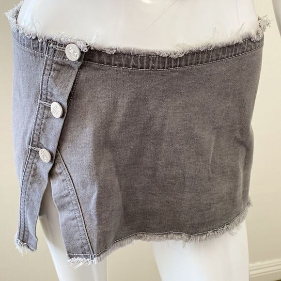 Dolls Kill Brand Poster Grl Gray Denim Mini Jean Skirt w Raw Hem & Waistband - Picture 1 of 5